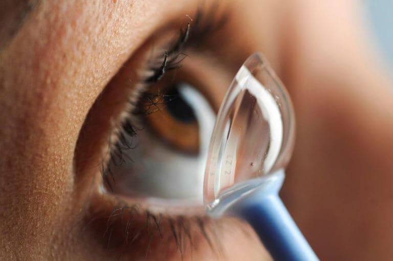 Lens Specialist